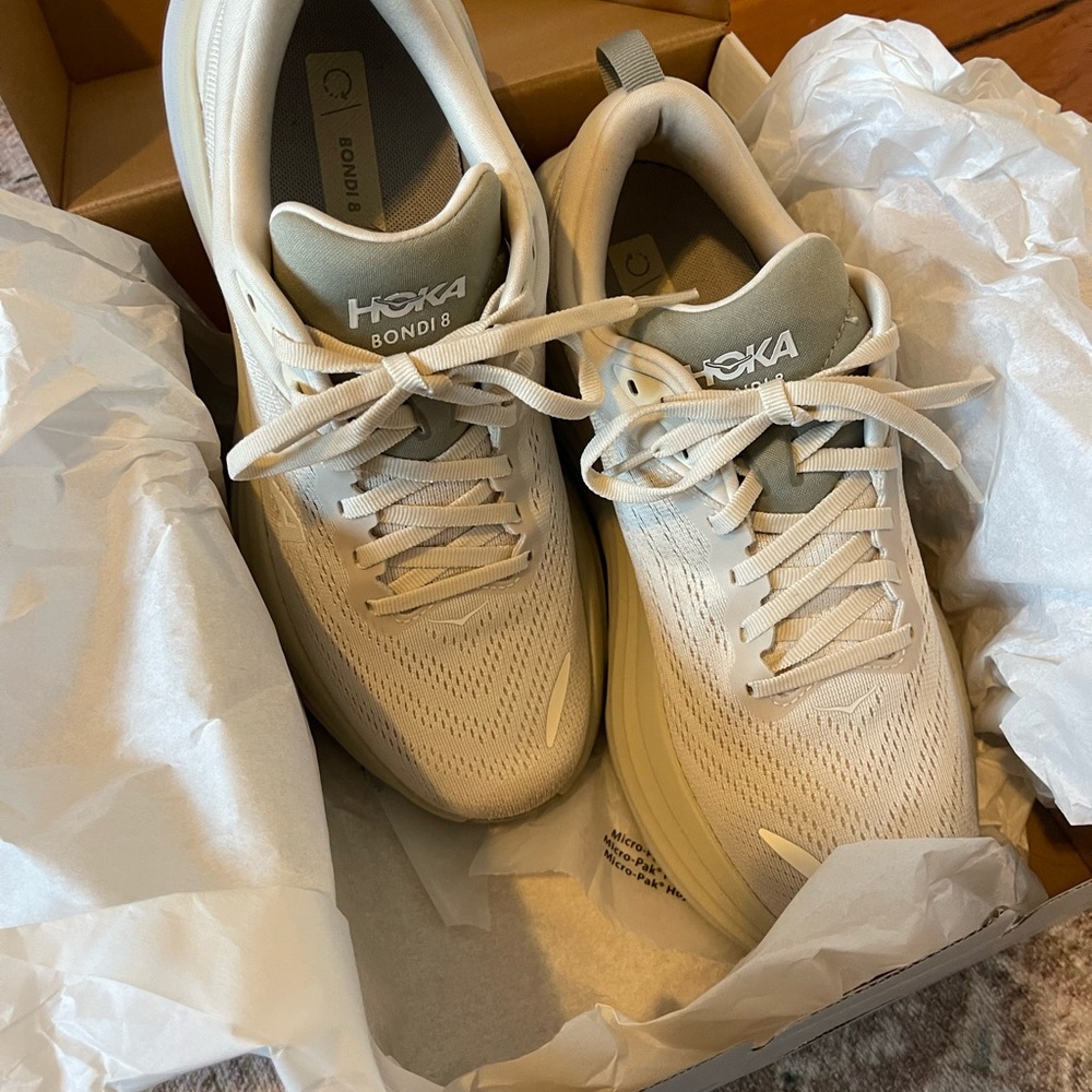 Hoka Bondi 8 Max Cushioned Road Running Shoe - Men's Size 8.5 - Like New!" - Picture 6 of 13